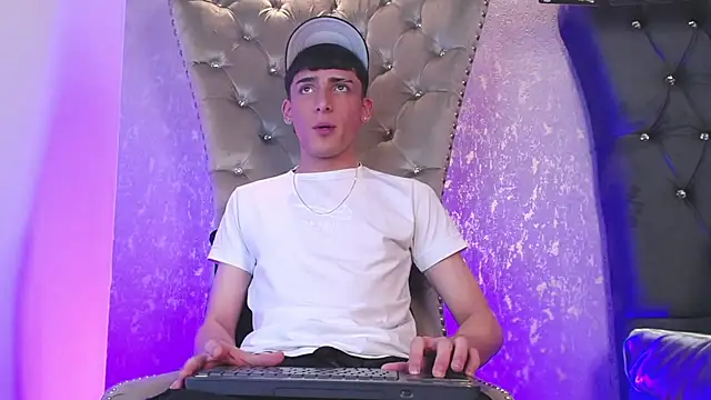 MateoMitchell online show from 10-18-25, 05:20