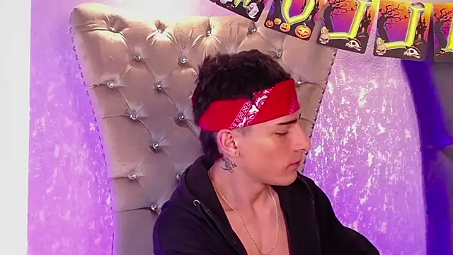 MateoMitchell online show from 10-19-25, 05:10