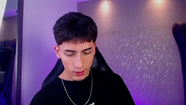 Snapshot of MateoMitchell chatting on 02-26-26, 11:38 MateoMitchell online show from 02-26-26, 11:38