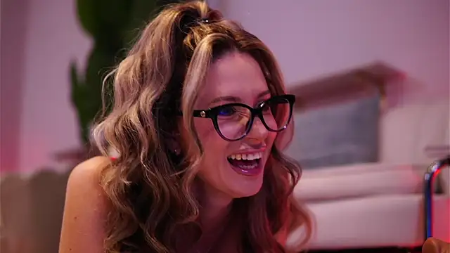 AvaMaddisson online show from 12-05-25, 04:22