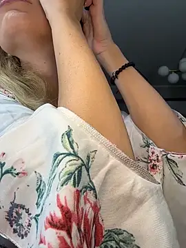 AvaMaddisson online show from 11-09-25, 04:27