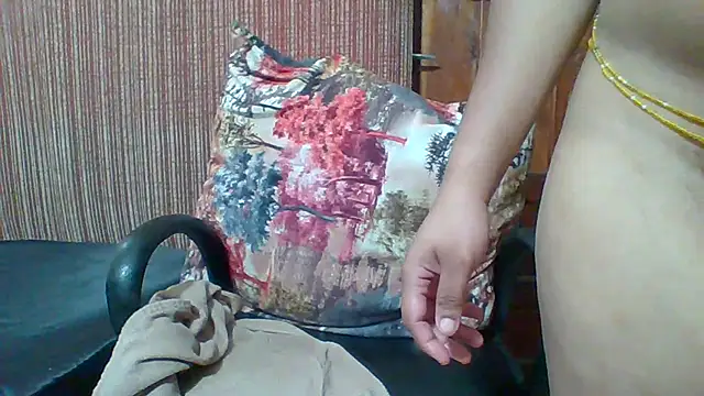 JuicyVixen  online show from 04-08-26, 07:21