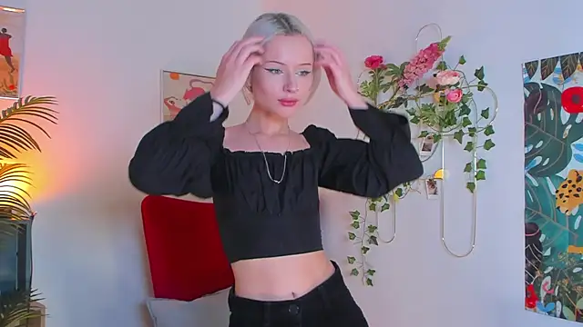 Snapshot of Celeste_eyes0n chatting on 10-03-25, 10:11 Celeste eyes0n online show from 10-03-25, 10:11
