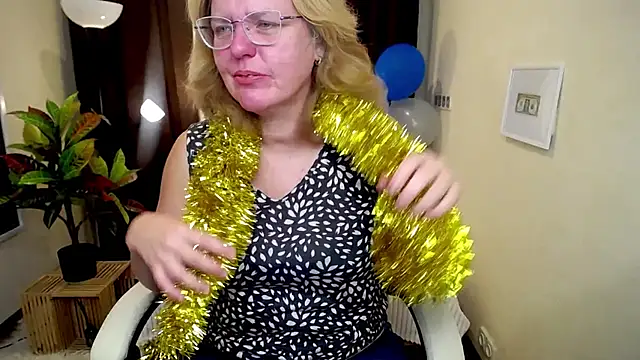 VestaWoody online show from 10-06-25, 06:03