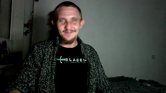 Twolatte1520 online show from 04-19-26, 01:06