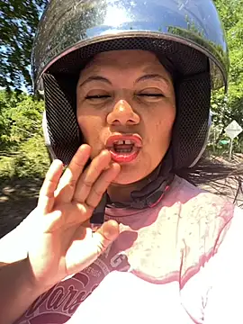 lady and charly online show from 11-13-25, 04:44