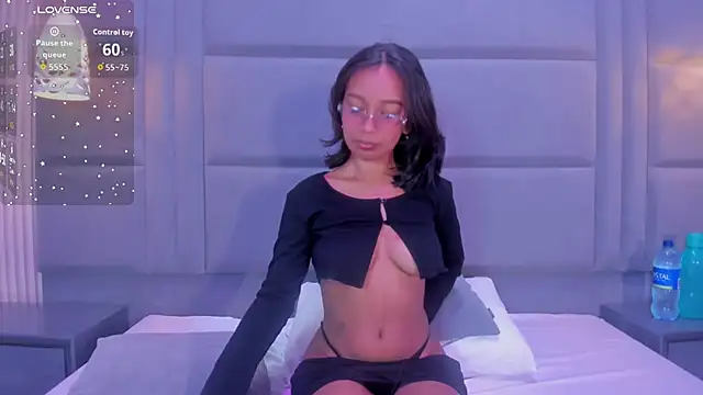 Snapshot of AliceJackkson chatting on 10-16-25, 11:40 AliceJackkson online show from 10-16-25, 11:40