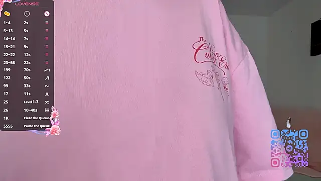 Snapshot of GilySuper chatting on 02-21-26, 11:23 GilySuper online show from 02-21-26, 11:23