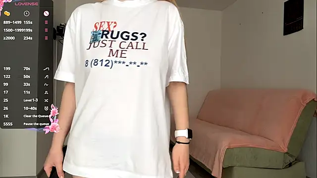 Snapshot of GilySuper chatting on 02-08-26, 07:06 GilySuper online show from 02-08-26, 07:06