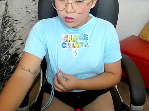 Elinaax rose online show from 10-07-25, 11:39