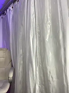 Rose monroee online show from 04-18-26, 07:51