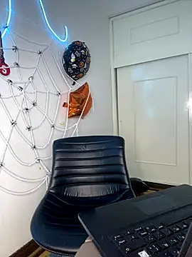 CharlotteMilf  online show from 10-17-25, 01:13