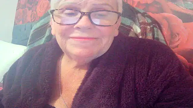 Snapshot of Playful_MILF_Demi chatting on 06-03-26, 08:24 Playful MILF Demi online show from 06-03-26, 08:24