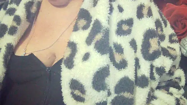 Snapshot of Playful_MILF_Demi chatting on 02-19-26, 10:12 Playful MILF Demi online show from 02-19-26, 10:12