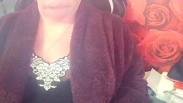 Playful MILF Demi online show from 04-08-26, 08:21