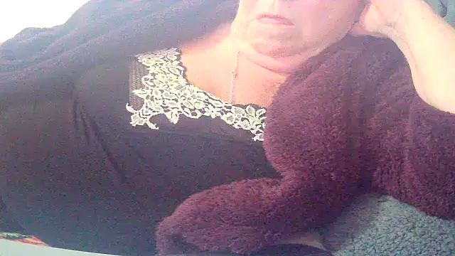 Playful MILF Demi online show from 04-09-26, 10:10