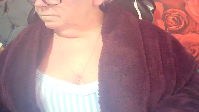 Snapshot of Playful_MILF_Demi chatting on 03-03-26, 06:37 Playful MILF Demi online show from 03-03-26, 06:37