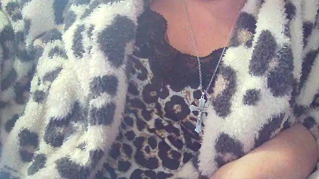 Snapshot of Playful_MILF_Demi chatting on 02-14-26, 11:10 Playful MILF Demi online show from 02-14-26, 11:10