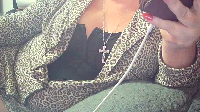 Snapshot of Playful_MILF_Demi chatting on 02-04-26, 09:32 Playful MILF Demi online show from 02-04-26, 09:32