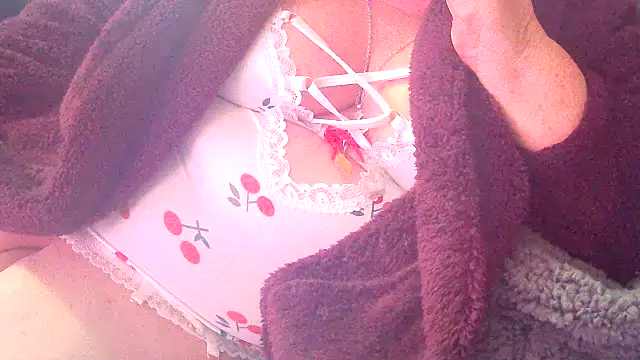 Snapshot of Playful_MILF_Demi chatting on 02-15-26, 10:20 Playful MILF Demi online show from 02-15-26, 10:20