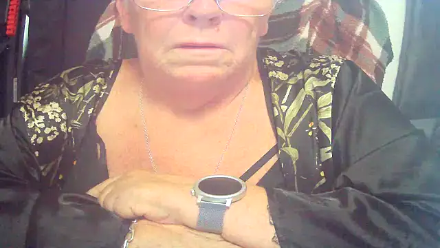 Snapshot of Playful_MILF_Demi chatting on 06-24-26, 07:07 Playful MILF Demi online show from 06-24-26, 07:07