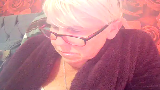Snapshot of Playful_MILF_Demi chatting on 06-17-26, 09:36 Playful MILF Demi online show from 06-17-26, 09:36