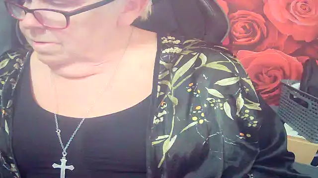 Snapshot of Playful_MILF_Demi chatting on 03-01-26, 07:47 Playful MILF Demi online show from 03-01-26, 07:47