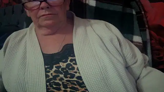 Snapshot of Playful_MILF_Demi chatting on 06-16-26, 09:26 Playful MILF Demi online show from 06-16-26, 09:26