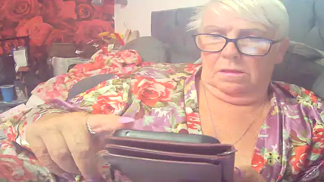 Snapshot of Playful_MILF_Demi chatting on 07-17-26, 08:11 Playful MILF Demi online show from 07-17-26, 08:11