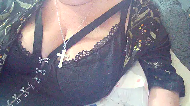 Playful MILF Demi online show from 01-09-26, 08:27