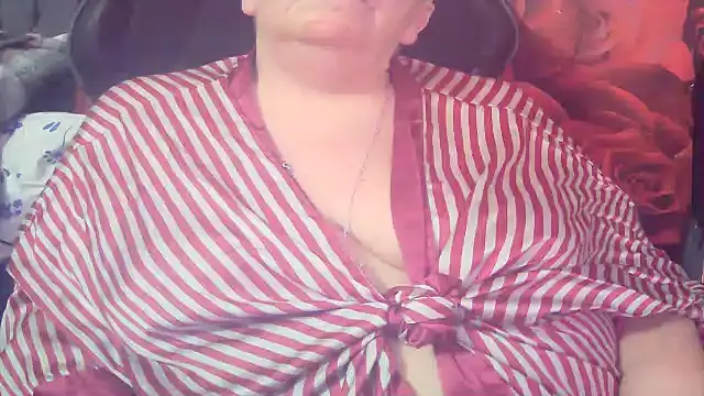 Snapshot of Playful_MILF_Demi chatting on 02-25-26, 08:30 Playful MILF Demi online show from 02-25-26, 08:30