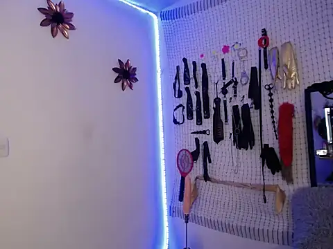 Aron and Queen Annie online show from 12-05-25, 09:01