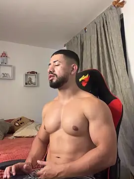 Ezzio Scolaro online show from 11-26-25, 12:10