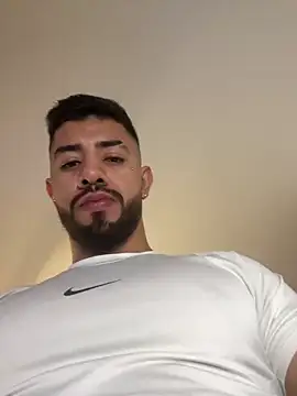 Ezzio Scolaro online show from 02-25-26, 09:58