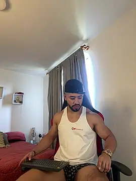 Ezzio Scolaro online show from 03-28-26, 02:51