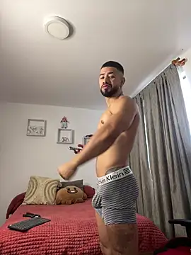 Ezzio Scolaro online show from 11-08-25, 12:09