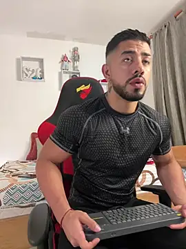 Ezzio Scolaro online show from 04-14-26, 11:21