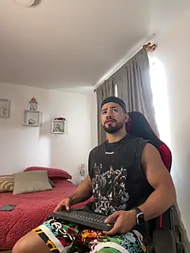 Ezzio Scolaro online show from 02-08-26, 08:17