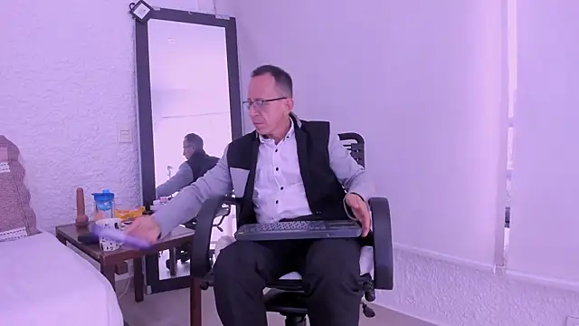  axelking  online show from 02-12-26, 11:32