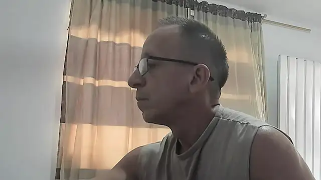 Snapshot of _axelking_ chatting on 07-19-26, 06:48 axelking online show from 07-19-26, 06:48