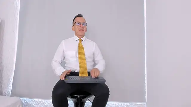  axelking  online show from 10-28-25, 11:42