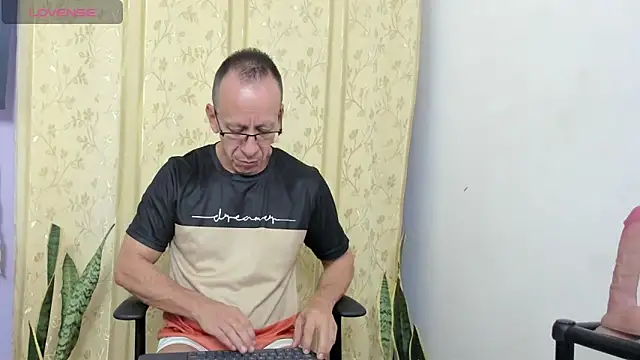  axelking  online show from 06-03-26, 11:00