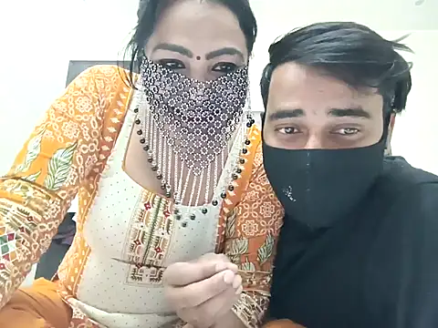 horny milf couple online show from 11-18-25, 06:00