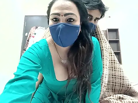 horny milf couple online show from 01-10-26, 05:41