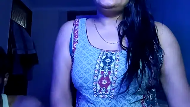horny milf couple online show from 04-26-26, 10:56