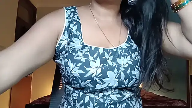 horny milf couple online show from 06-25-26, 08:58