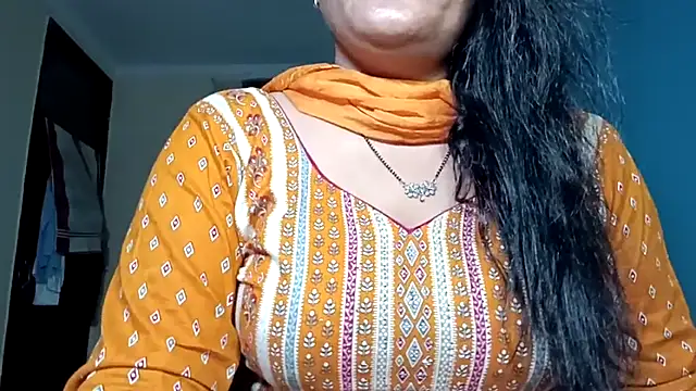 horny milf couple online show from 04-20-26, 05:25