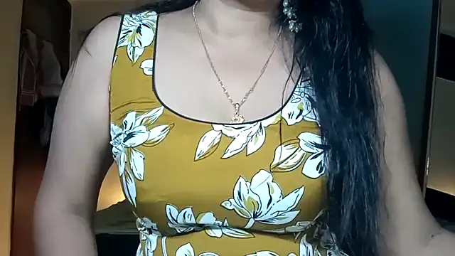 horny milf couple online show from 06-13-26, 07:45