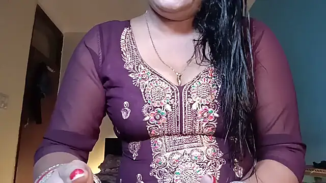 horny milf couple online show from 06-06-26, 06:24