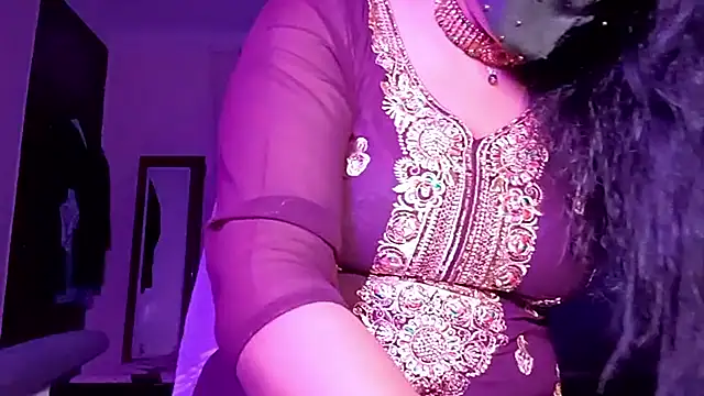 horny milf couple online show from 05-07-26, 07:17